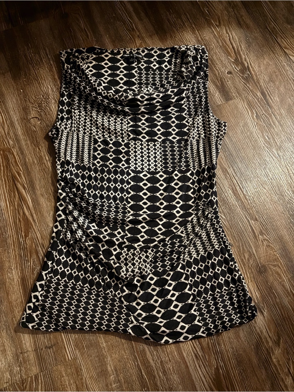 Sleeveless Black & White Geometric Print Cowl Neck Top